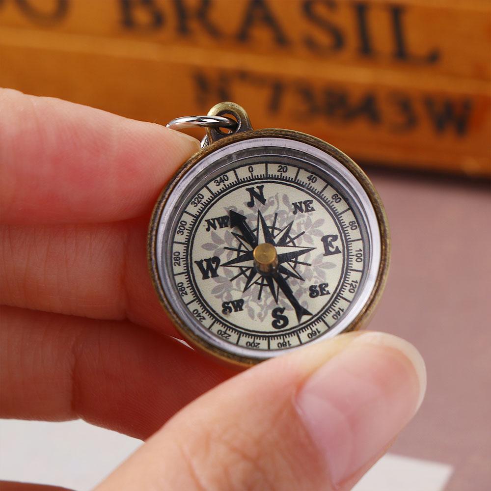 Goldfarbenes Navigationswerkze – Compass Keychain Mini Bewertung und Preis